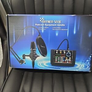 Podcast Equipment Bundle - Black